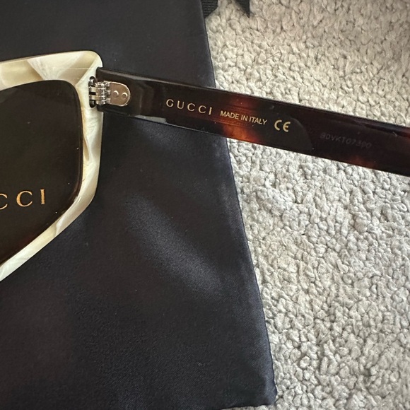 Gucci Brown Tortoise Shell Square Sunglasses with Velvet Case and Dust Bag main image 9